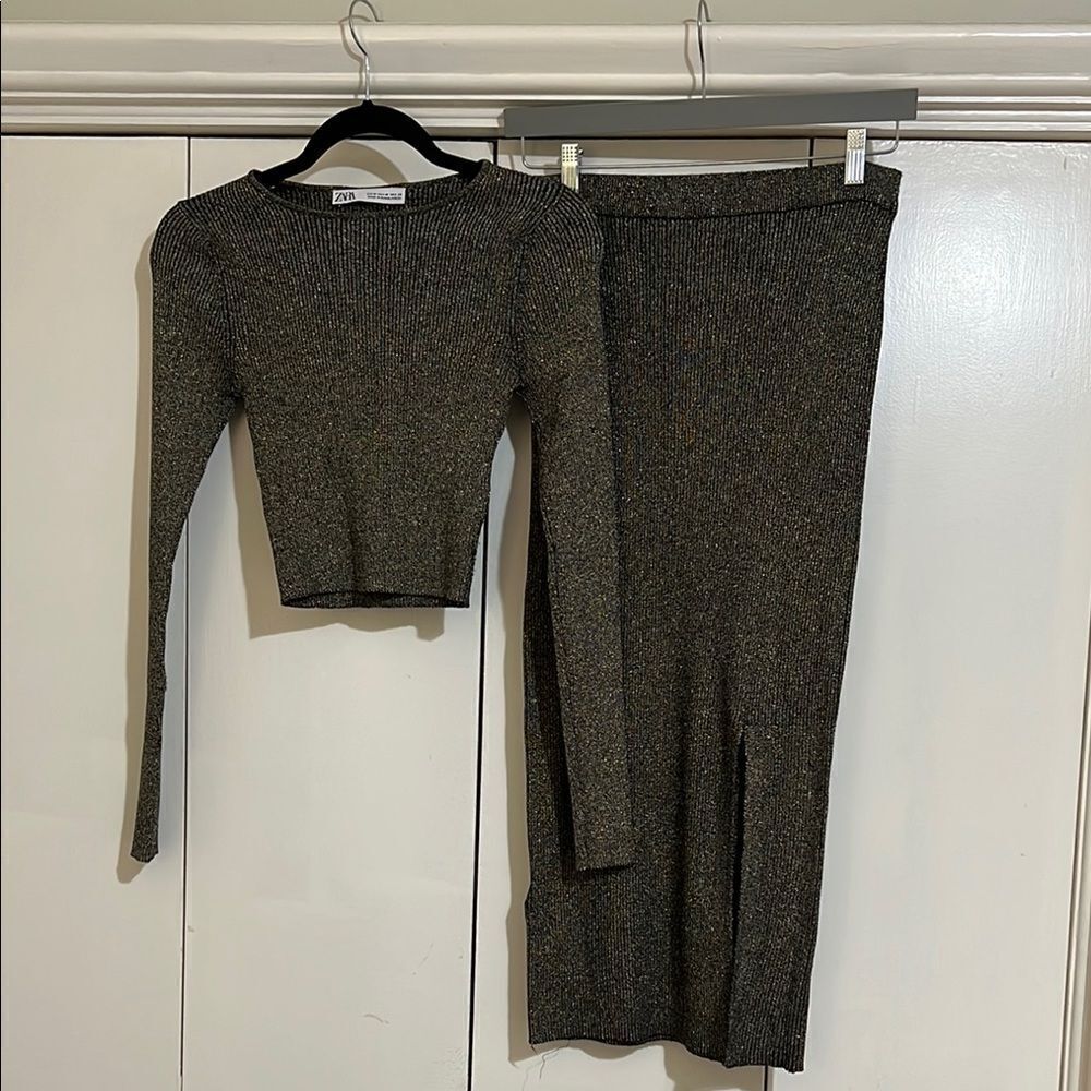Zara Women’s Black and Gold Knit Sweater and Skirt Set